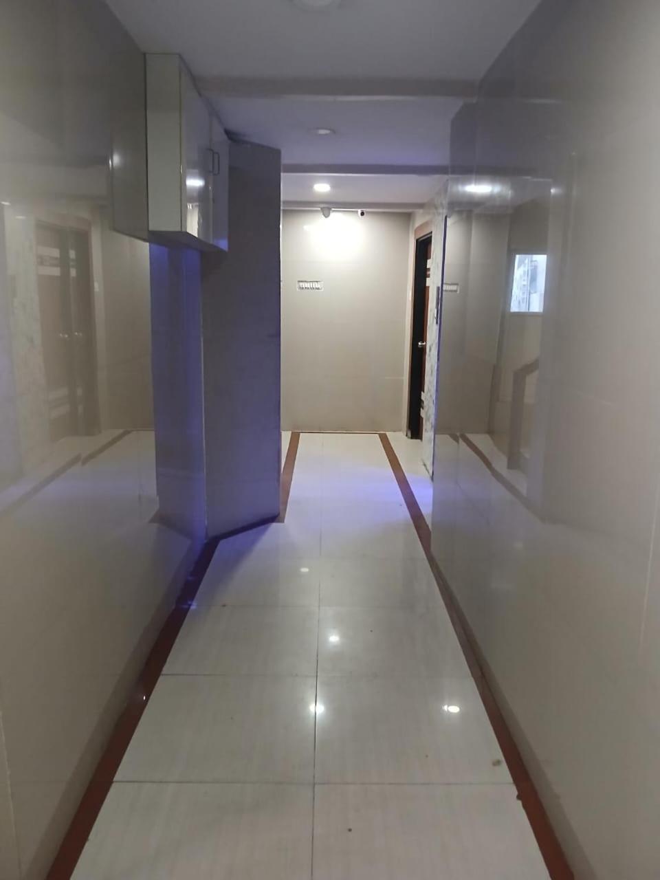 Blossoms Room Holiday Inn- Lakdikapul Hyderabad Bagian luar foto