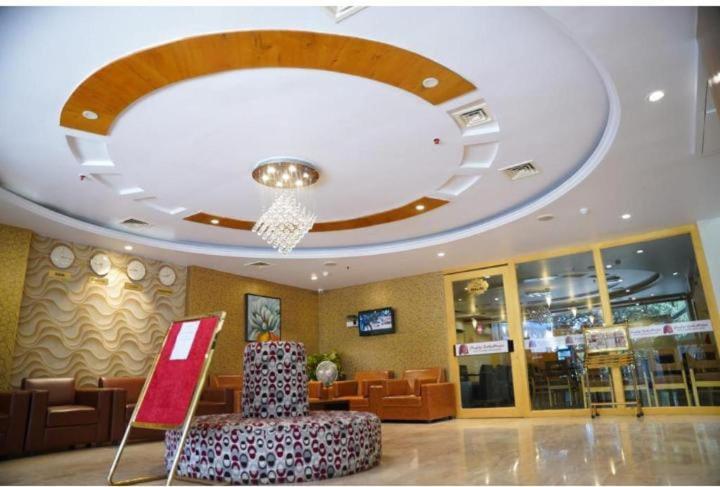 Blossoms Room Holiday Inn- Lakdikapul Hyderabad Bagian luar foto